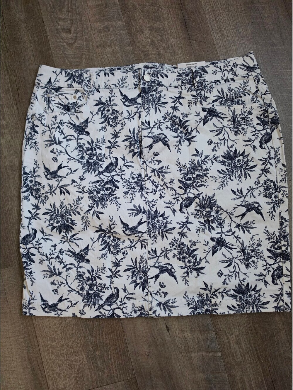Charter Club Women's Denim Skirt Bright White with Blue Floral Print Size 16